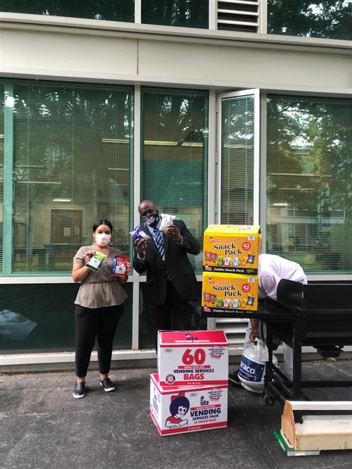 UTZ Quality Foods partnered with the Hillhouse Social workers to provide incoming students with yummy chips during their welc